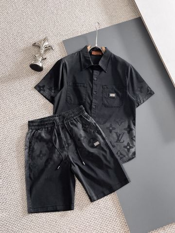 SET ÁO SƠ MI NGẮN TAY + QUẦN SHORT NAM L V MONOGRAM ẨN CHÌM PHONG CÁCH HÈ