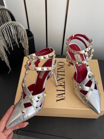 GIÀY CAO GÓT  VLTN 9,5cm DÁNG MŨI NHỌN ROCKSTUD QUAI ĐAN CHỮ X