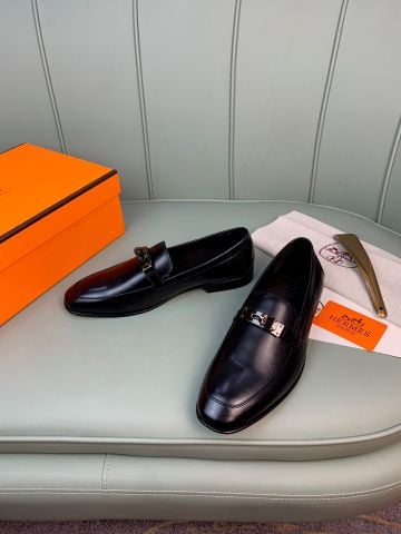 GIÀY NAM LOAFER HERM DA BÊ ĐẾ DA – KHÓA KIM LOẠI TỐI GIẢN