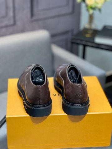 GIÀY NAM BUỘC DÂY L*V   DA NAPA DẬP CARO ĐẾ DÀY