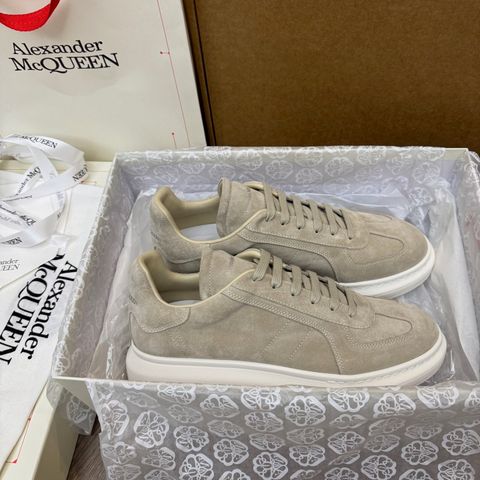 GIÀY THỂ THAO NAM NỮ MCQ SUEDE BEIGE ĐẾ CHUNKY