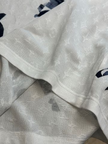 ÁO THUN NAM L V JACQUARD MONOGRAM HOA VĂN NGHỆ THUẬT NỔI BẬT