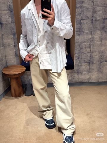 ÁO SƠ MI NAM LV CỔ PYJAMA KẺ DỌC HIỆU ỨNG HỌA TIẾT CHÌM