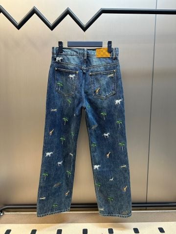 QUẦN JEANS NAM L V THÊU HỌA TIẾT SAFARI PHOM SKATE