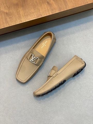 GIÀY NAM LOAFER L V DÁNG MOCCASSIN FULL-GRAIN LOGO KIM LOẠI