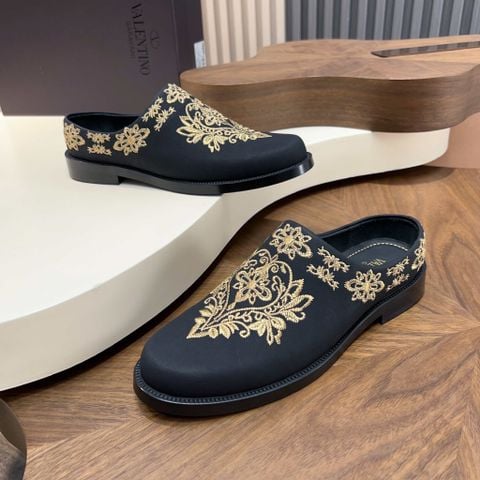 GIÀY SỤC NAM VLTN THÊU HOA VĂN ĐỐI XỨNG PHOM LOAFER ÂU SANG ĐIỂM NHẤN NHẬN DIỆN CAO