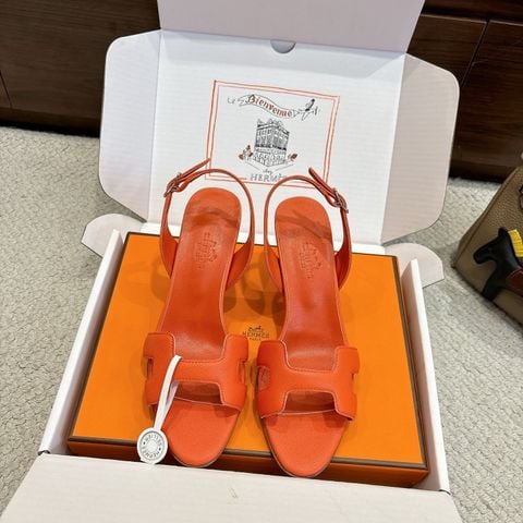 SANDAL CAO GÓT NỮ H M DÁNG H BIỂU TƯỢNG