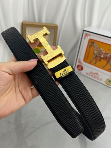 THẮT LƯNG UNISEX H M KHÓA H BIỂU TƯỢNG – DA BÒ VÂN SANG TRỌNG