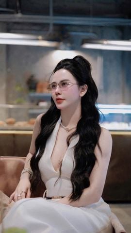 KÍNH MẮT NỮ F D FIRST CRYSTAL PHOM OVAL KHÔNG VIỀN