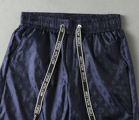 QUẦN SHORT NAM L V MONOGRAM JACQUARD BÓNG NHẸ DÂY RÚT CHỮ NỔI THỂ THAO CAO CẤP