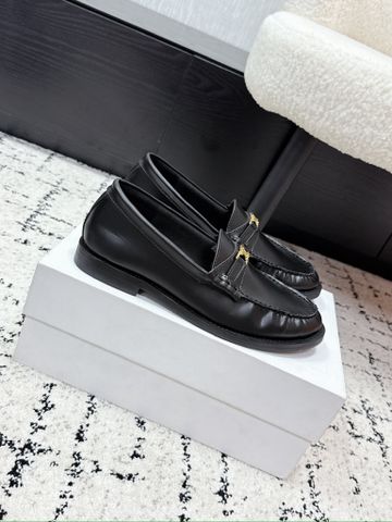 GIÀY NỮ LOAFER CLN PHOM CỔ ĐIỂN – ĐIỂM NHẤN KIM LOẠI SIGNATURE SANG GỌN, DỄ PHỐI