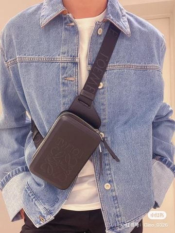 TÚI SLING UNISEX Loe*We* * MOLDED ANAGRAM