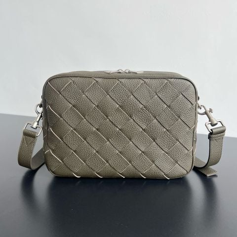 TÚI ĐEO CHÉO NAM NỮ B V INTRECCIATO CAMERA BAG