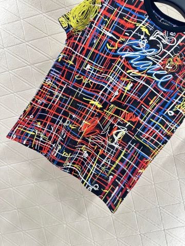 ÁO NỮ CHA* TEE GRAFFITI ĐA SẮC – PHIÊN BẢN 2025