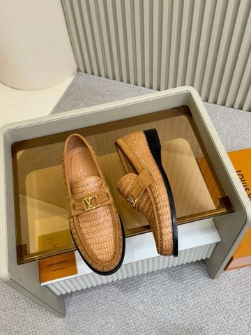 GIÀY LOAFER NAM L V MAJOR PHOM APRON TOE RAFFIA DỆT PHỐI DA BÊ
