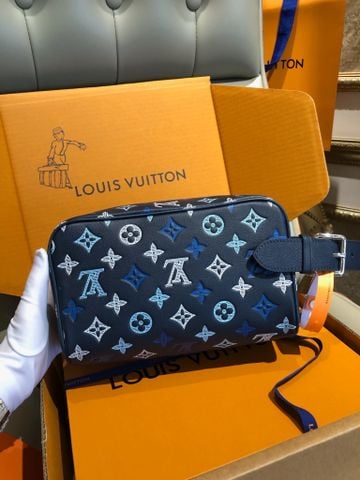 TÚI CẦM TAY NAM NỮ LV* LOCKER DOPP KIT MONOGRAM SHADOW DA BÊ