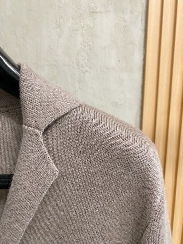 ÁO KHOÁC LEN NAM LP DÁNG CỔ BẺ PHOM BLAZER – THÊU ĐIỂM SANG,