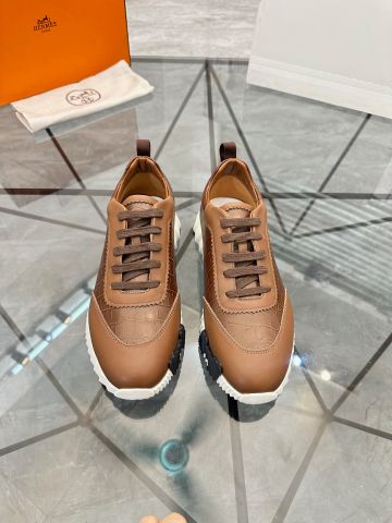 GIÀY SNEAKERS NAM HERM* DA BÒ HẠT – ĐẾ KHỐI CHỮ H NỔI BẬT