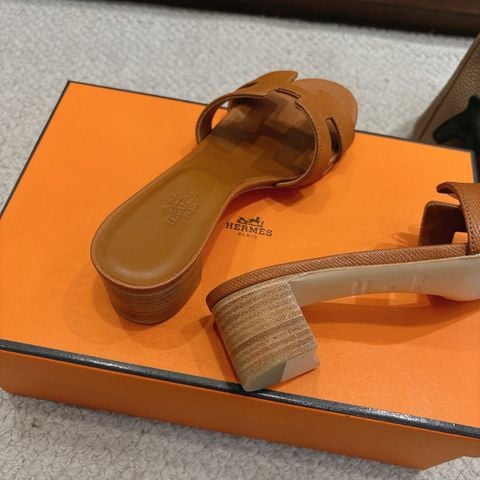 SANDAL CAO GÓT NỮ H M DÁNG OASIS CHỮ H BIỂU TƯỢNG