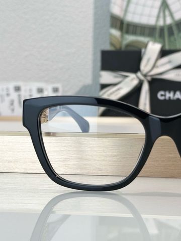 GỌNG KÍNH NỮ CHNEL GỌNG ĐEN LUXE – CÀNG VÀNG KHẮC HỌA TIẾT SANG TRỌNG