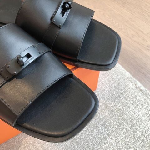 SANDAL NAM HERM* PHOM SLIDE DA ĐEN KHÓA H KINH ĐIỂN TỐI GIẢN SANG TRỌNG