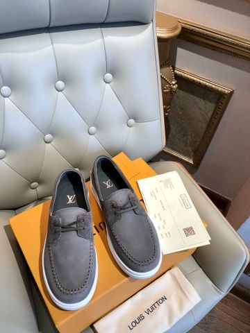 GIÀY NAM L*V  SLIP-ON DA BÊ LỲ XÁM – TỐI GIẢN, LỊCH LÃM