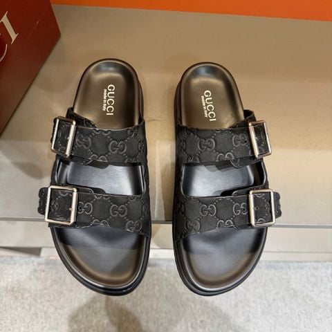 DÉP NAM GC DÒNG DOUBLE G MONOGRAM DẬP NỔI QUAI KÉP KHÓA VUÔNG