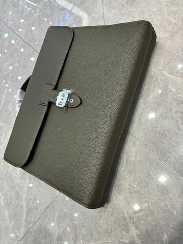 CẶP TÀI LIỆU NAM H M DEPECHE – PHOM DÁNG QUYỀN LỰC, DA HẠT THƯỢNG HẠNG