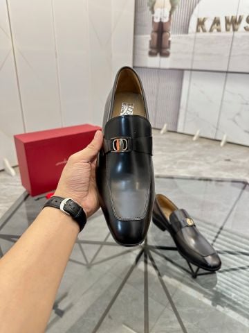 GIÀY NAM LOAFER FRG KHÓA BIỂU TƯỢNG – FORM SANG GỌN