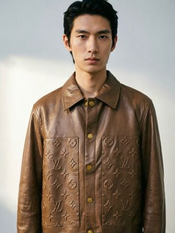 ÁO KHOÁC NAM L V JACKET DA DẬP NỔI – VẺ ĐẸP PHONG TRẦN ĐẦY UY LỰC