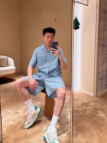 BỘ SƠ MI NAM L V EMBROIDERED SIGNATURE SHORT-SLEEVE SHIRT & SHORTS
