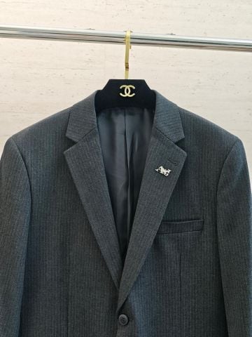 BỘ VEST NAM AR FORM SLIM THANH LỊCH – GHIM LOGO KIM LOẠI SIGNATURE