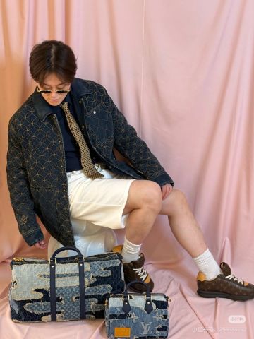 ÁO KHOÁC JEAN NAM L V COLLAB NIGO THÊU HOA TOÀN THÂN DÁNG CỔ BẺ