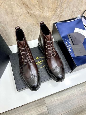GIÀY BOOT NAM PRAD* DA SAFFIANO WINGTIP – PHOM ANH LỊCH LÃM