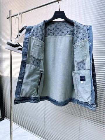 ÁO KHOÁC JEAN NAM L V PHỐI MONOGRAM DÁNG CỔ BẺ NÚT KIM LOẠI