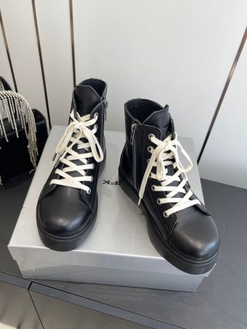 BOOT NỮ SMFK – DA BÒ NHẬP, ĐẾ BẢN DÀY TĂNG CHIỀU CAO, PHỐI DÂY CỔ CAO