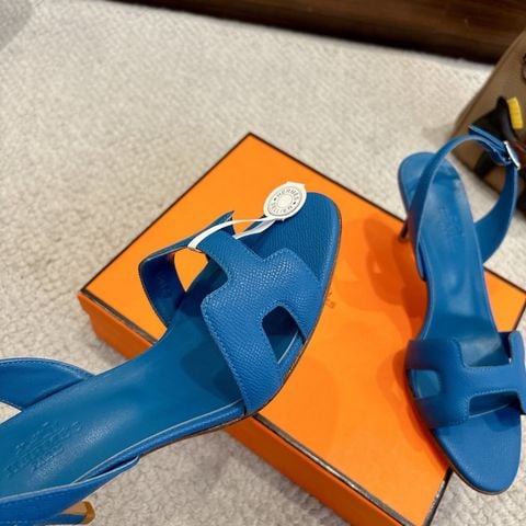 SANDAL CAO GÓT NỮ H M DÁNG H BIỂU TƯỢNG