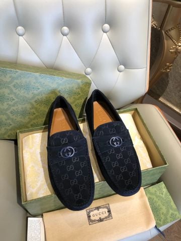 GIÀY MOCCASIN NAM GC DA BÒ LỘN MONOGRAM KHÓA HORSEBIT ĐẾ ĐINH CAO SU