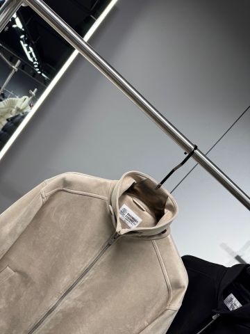 ÁO KHOÁC NAM BC* DA LỘN MỊN TONE BE – THU ĐÔNG, PHOM ĐỨNG THANH LỊCH