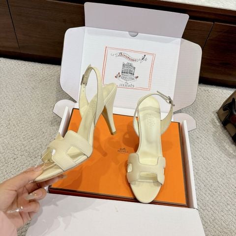 SANDAL CAO GÓT NỮ H M DÁNG H BIỂU TƯỢNG