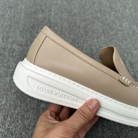 GIÀY SLIP ON NAM LV PHOM LOAFER DA BÒ LỚP ĐẦU ĐẾ TPU SIÊU NHẸ MONOGRAM