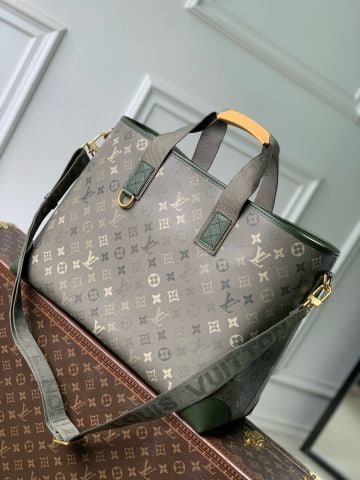 TÚI TOTE NAM LV UPTOWN TOTE MONOGRAM SURPLUS PHOM OVERSIZE UTILITY