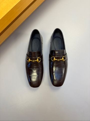 GIÀY LƯỜI NAM G C HORSEBIT LOAFER DA BÊ NAPPA VÂN DỌC, KHÓA KIM LOẠI SIGNATURE