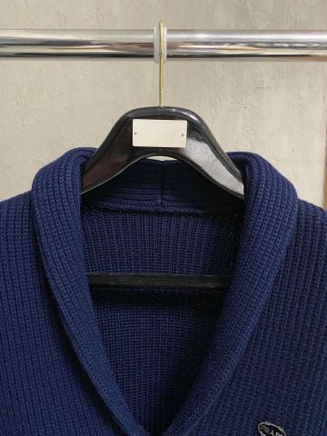 ÁO KHOÁC LEN NAM PRD CỔ VE DỆT TỔ ONG ĐÍNH LOGO THÊU TINH XẢO