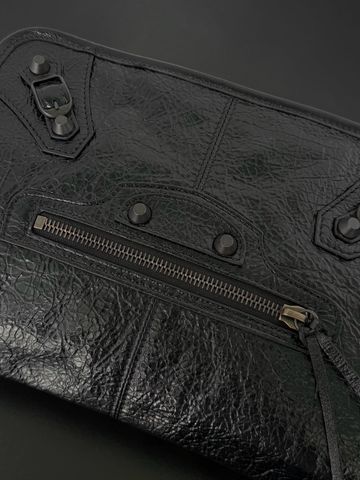 TÚI ĐEO CHÉO NAM NỮ B L LE CITY FLAP MESSENGER – DA CỪU ARENA