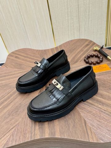 GIÀY NAM LOAFER H M KHÓA KIM LOẠI PHỐI TUA DA NHÁM DA LỲ