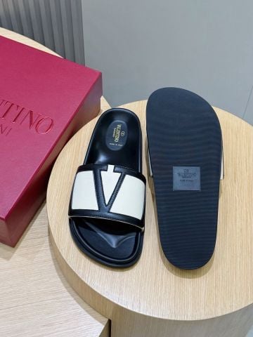 DÉP NAM VLT QUAI NGANG LOGO V BẢN LỚN LÓT DA ÊM CHÂN