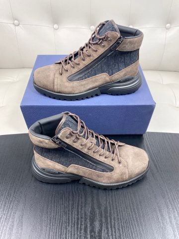 BOOT NAM DIO DA LỘN PHỐI HỌA TIẾT OBLIQUE – DÁNG TRUNG CỔ KHOẺ KHOẮN