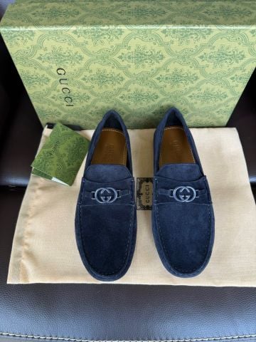 GIÀY MOCCASIN NAM GC DA LỘN KHÓA LOGO KIM LOẠI THỦ CÔNG PHOM Ý SANG TRỌNG