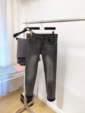 QUẦN JEANS NAM DG FORM ÔM GỌN WATER WASH LOGO NỔI TẠO ĐIỂM NHẤN ẠI TÔN PHOM